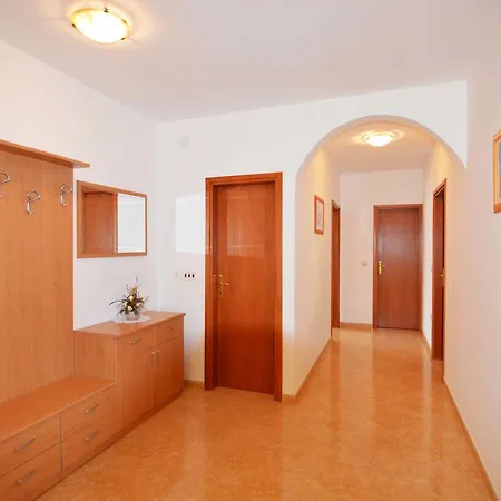 Garden Apartment Maria Vrsar Exterior photo